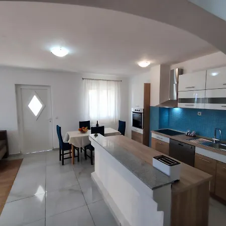 House With Pool * Ocinjak