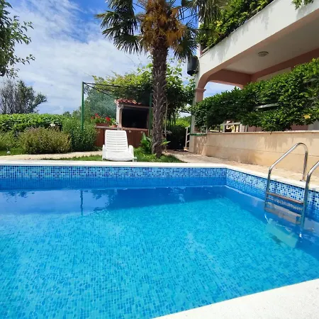 Villa House With Pool Ocinjak