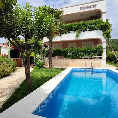 Villa House With Pool *